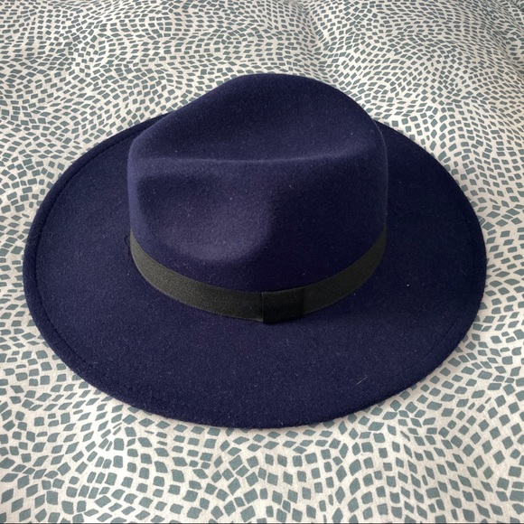 Structured Felt Wide Brim Fedora - Picture 3 of 3
